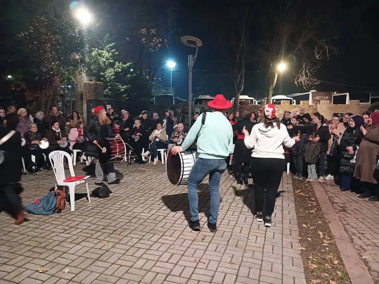 KADIN EMEĞİ YILBAŞI ÇARSISI SONA ERDİ